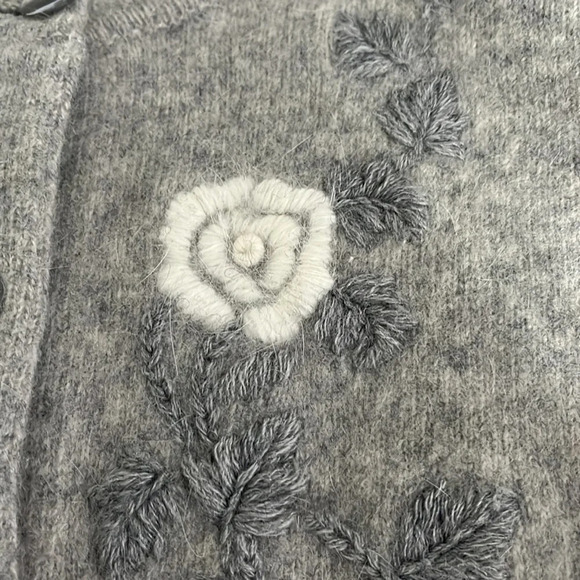 Canda for C&A Embroidered Wool & Angora Cardigan in Gray - Size Large - Picture 4 of 7